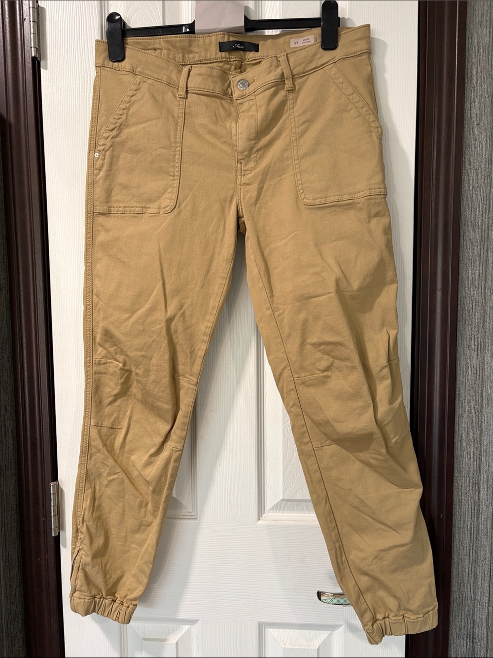 Mavi Women's Ivy mid-rise slim Cargo Pants in Tan
